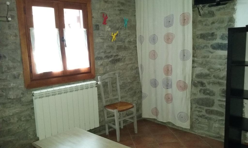 Casa Rural Basajarau Yosa de Sobremonte Ruang foto